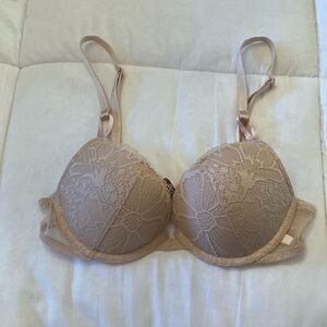 Victoria’s Secret push up bra 32B